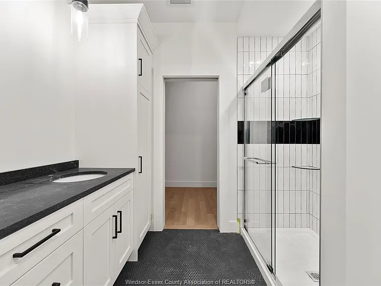 247 Brock St #401 — Photo 32