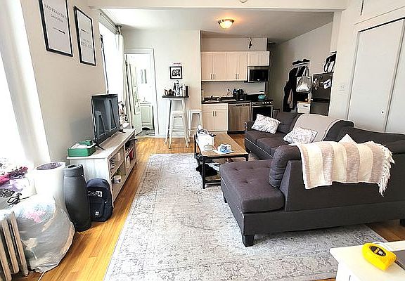 2nd image of 558 Broome St APT 10