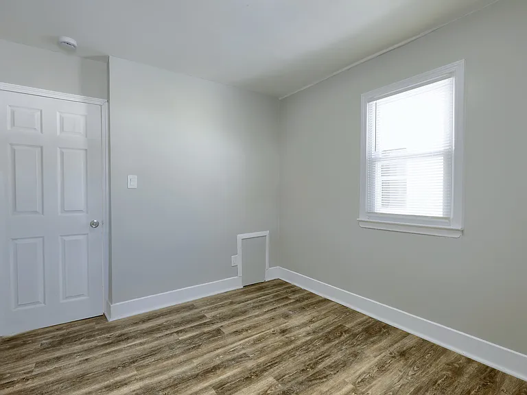 17817 Bayne St — Photo 15