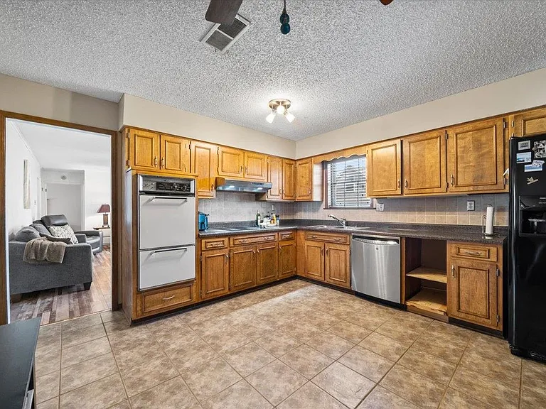 676 Hermitage Trail Dr — Photo 9
