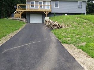 65 Red Oak Ln, Southbridge, MA 01550