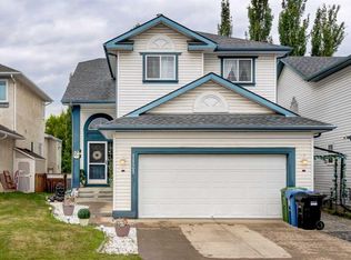 1121 E Sierra Morena Ct SW, Calgary, AB T3H 3N1