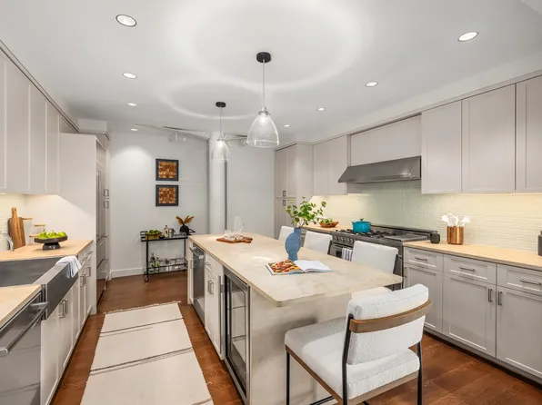 63 Greene Street image 12 of 22