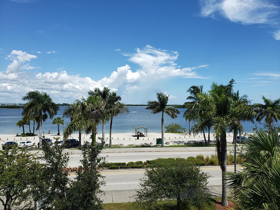 1st image of 35 Harbour Isle Drive W #302