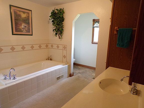 3rd image of 29031 Ironwood Dr