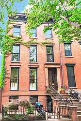 246 Clinton Street in Cobble Hill