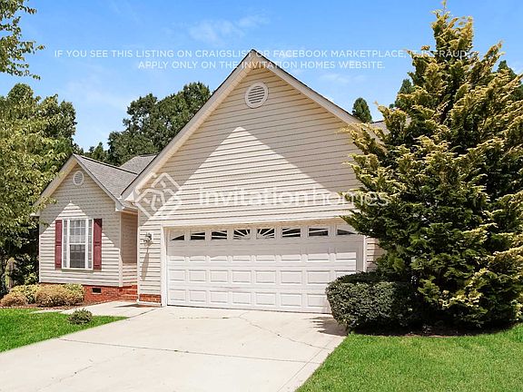 3rd image of 3040 Hereford Ln