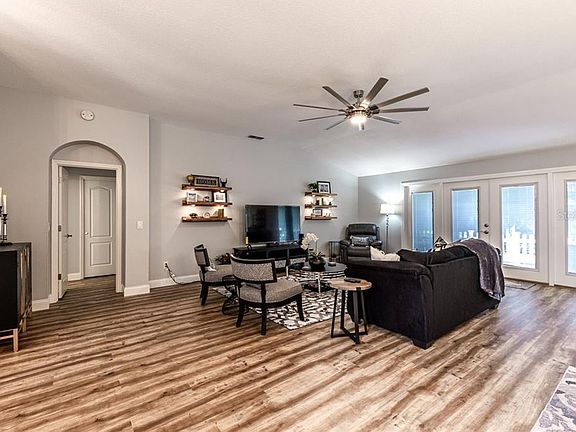 4th image of 2100 Park Forest Blvd