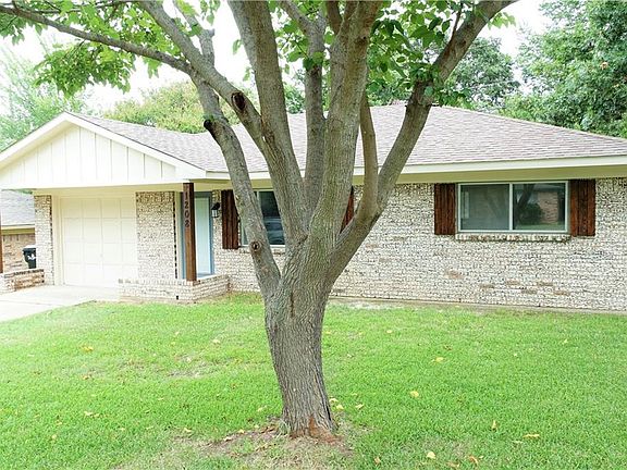 3rd image of 1208 Carla Dr