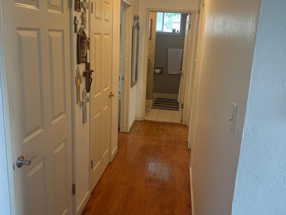 Hallway to Bedrooms and Bathroom