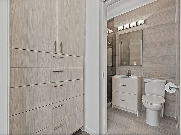 3rd image of 360 E 72nd St APT A1200