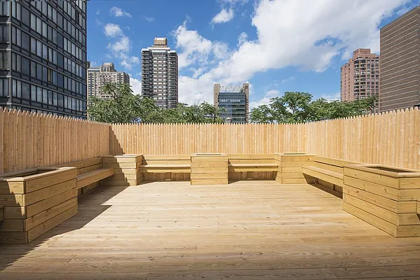 Rented by Bold New York | media 21