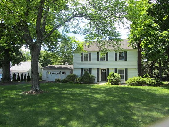 Country home in Central Schools