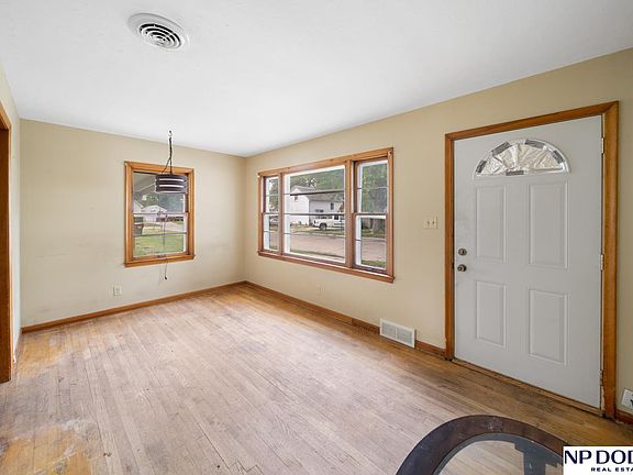 2nd image of 240 S Lincoln Ave