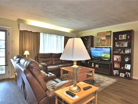 3rd image of 520 Canal Dr