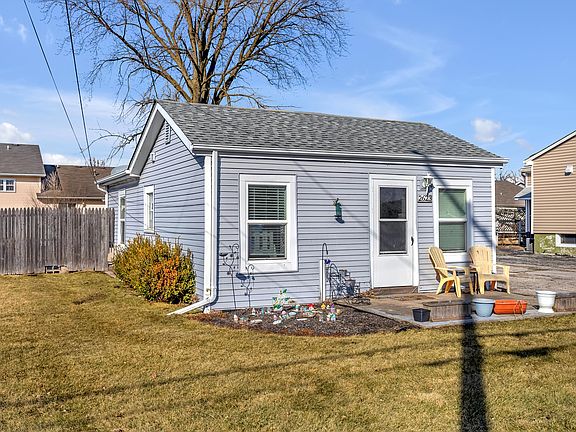 3rd image of 2623 Hart Rd