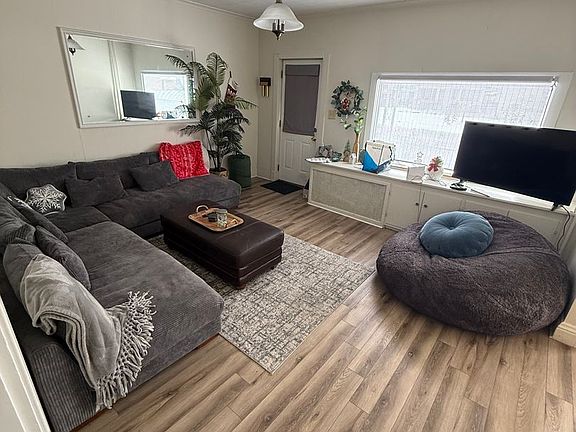 4th image of 2028 Lincoln Ave