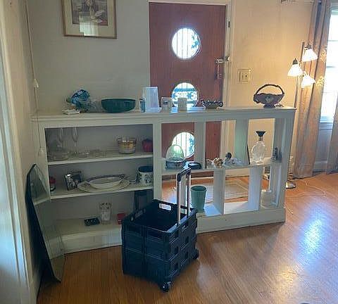 2nd image of 2727 Shannon Dr