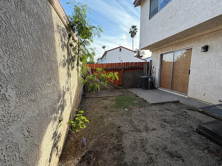 369 N Eucalyptus Ave #31 — Photo 23
