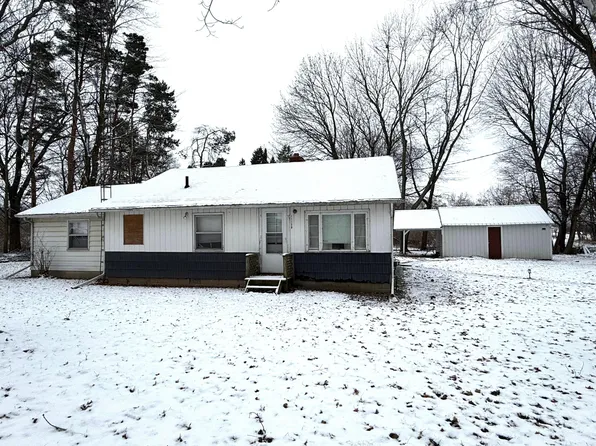 11150 Pennock Ln, Delton, MI 49046