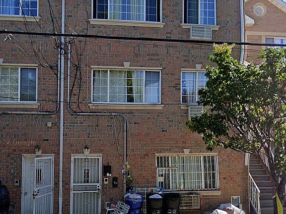 2nd image of 25 E 51st St #1