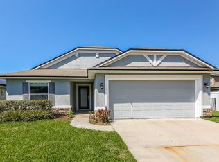 1033 Bains Lake Dr, Jacksonville, FL 32218
