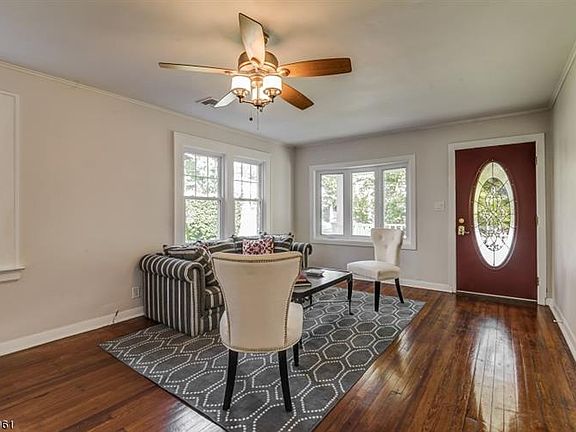 4th image of 27 Lincoln Ave