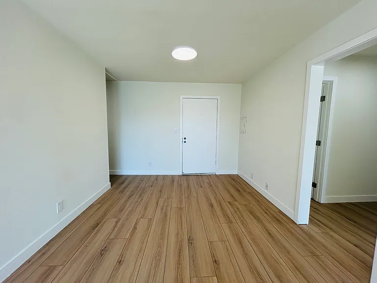 920 Venice Blvd — Photo 12