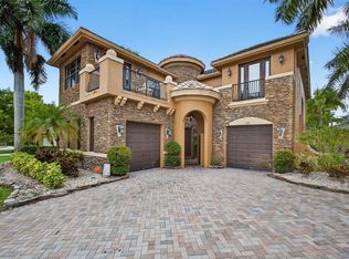 3501 Collonade Dr, Wellington, FL 33449