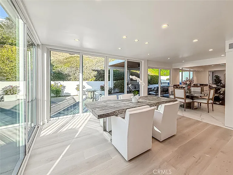 4266 Louise Ave — Photo 7