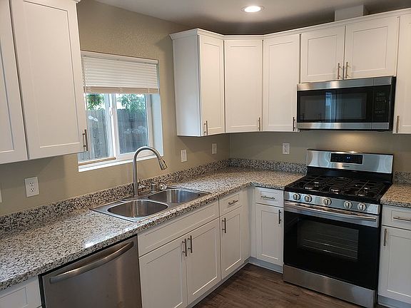 5th image of 7420 Mimosa Way