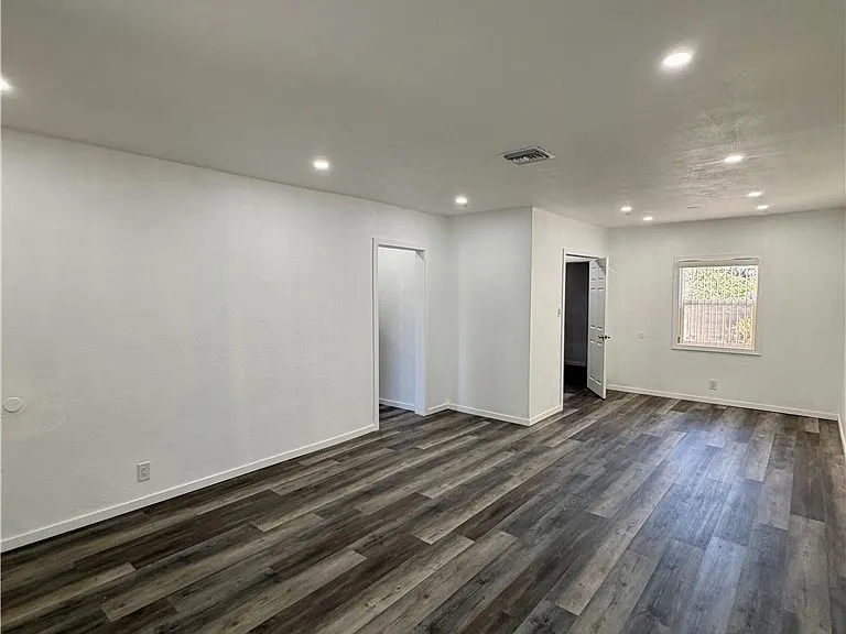 2428 Vasquez Pl — Photo 2
