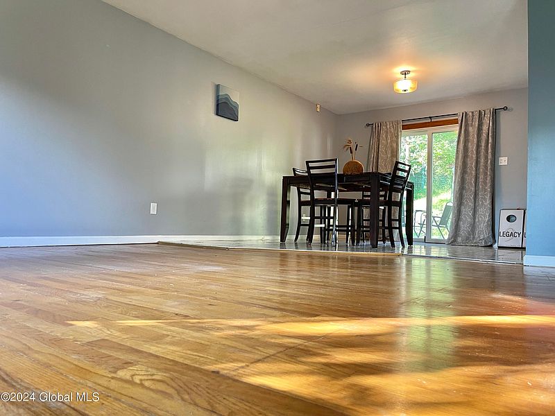 5th image of 6 Pleasant Street