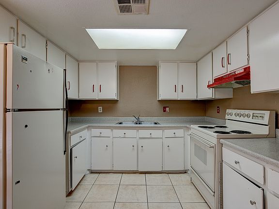 4th image of 9631 N 12th Ave #201