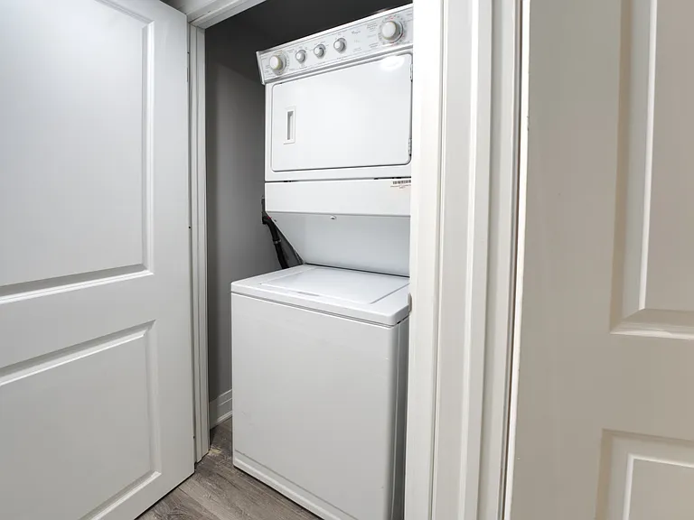 258 Kingscourt Ave #2 — Photo 17