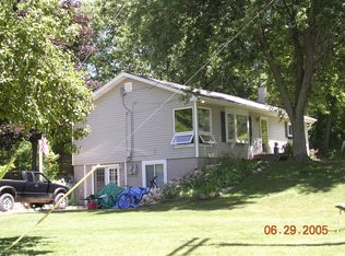 5794 Alice, Pinckney, MI 48169