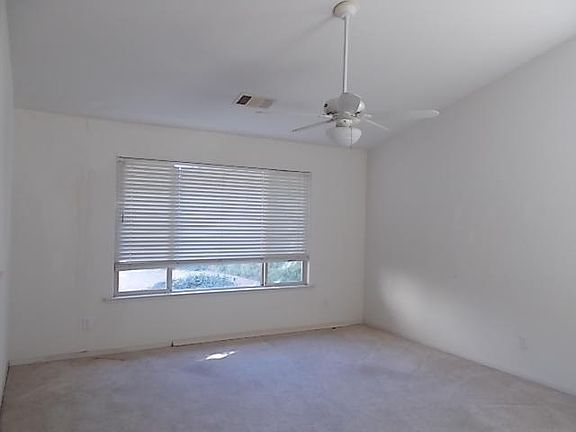 2nd image of 1414 E Sunnyside Ave