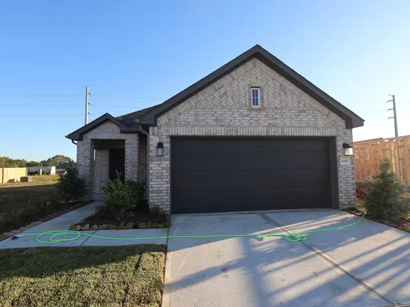 1018 Garnet Star Dr, La Marque, TX 77568