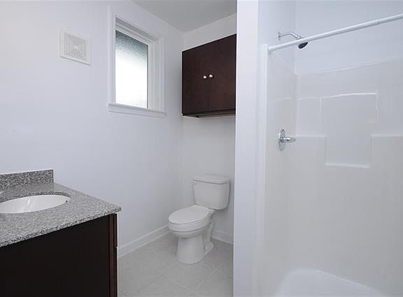 2nd image of 528 Parkway North Ave #6