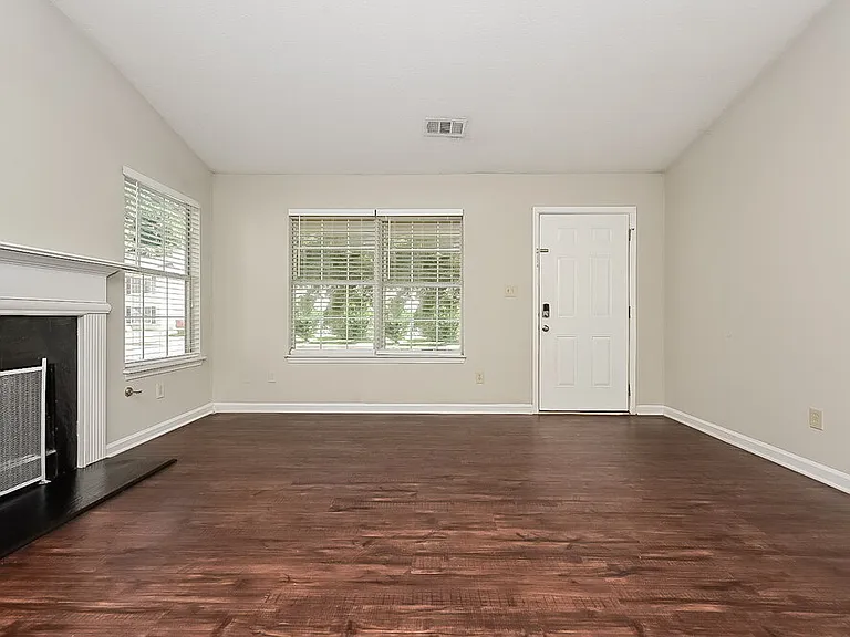 68 Hampton Oaks Dr — Photo 6