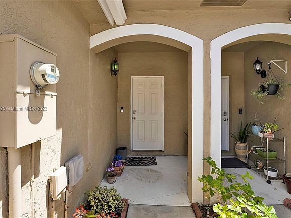 4th image of 405 SW 120th Ave #405