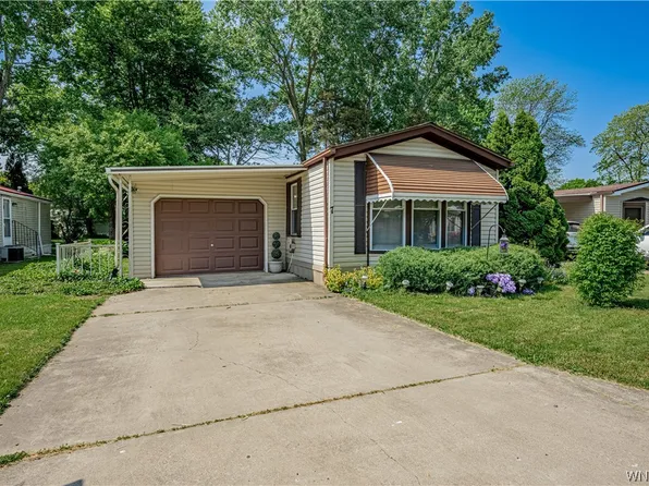 3880 Lockport Olcott Rd #7, Lockport, NY 14094