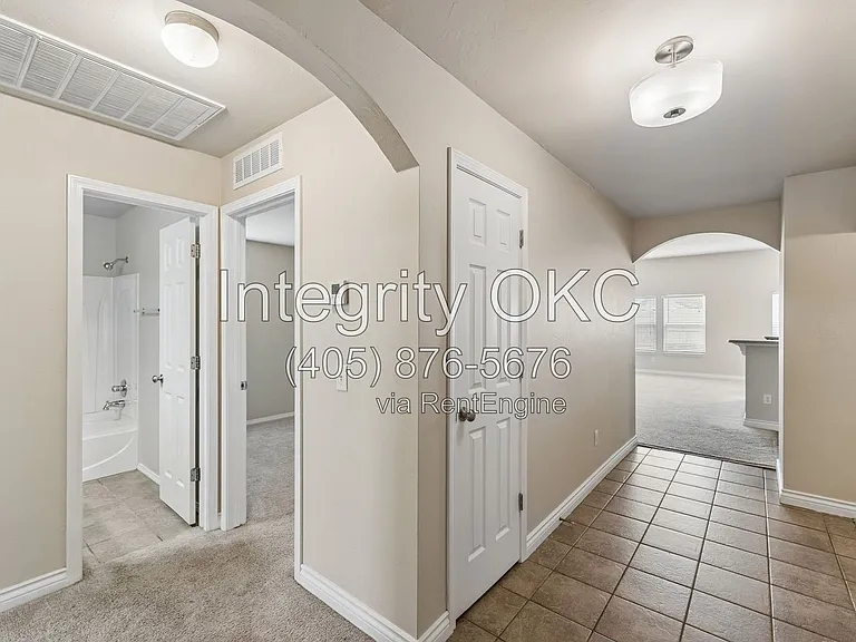 2800 NW 184th St — Photo 22