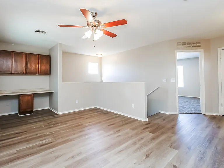 452 S Sabrina — Photo 8