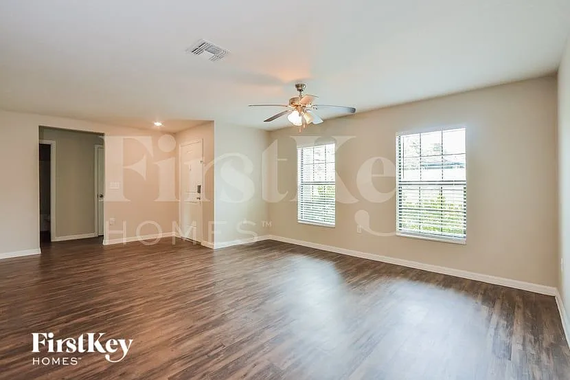3 bed, 2.0 bath, 1494 sqft, $1,875 — Photo 2
