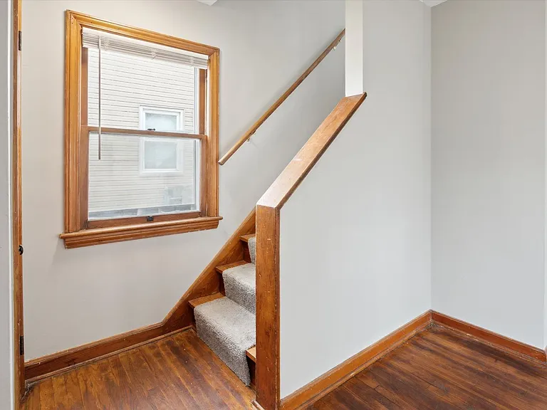9504 S Highland Ave — Photo 12