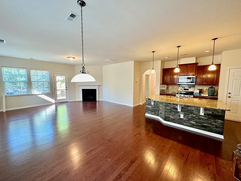 1218 Clingman Dr — Photo 7