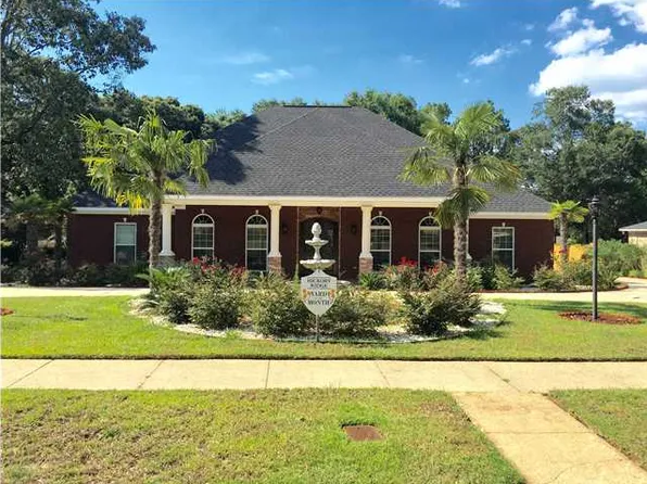 6220 Hickory Ln, Mobile, AL 36609