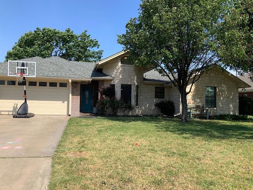 1st image of 653 Maplewood Dr