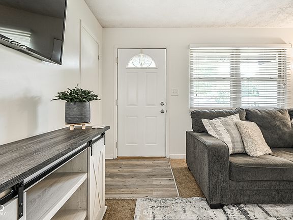 5th image of 7026 Harmon Ct